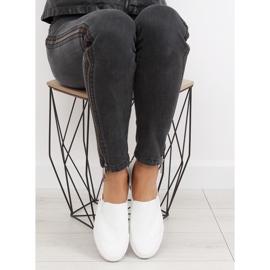 Pantofi cu broderie albă delicată g1204a Alb 1
