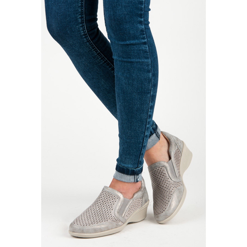 Kylie Ajurat, pantofi cu slip-on gri 1