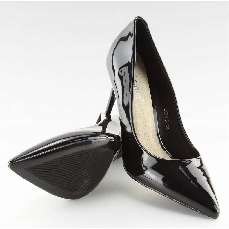 Pompă neagră din piele lacată LEI-83 Neagră negru 2