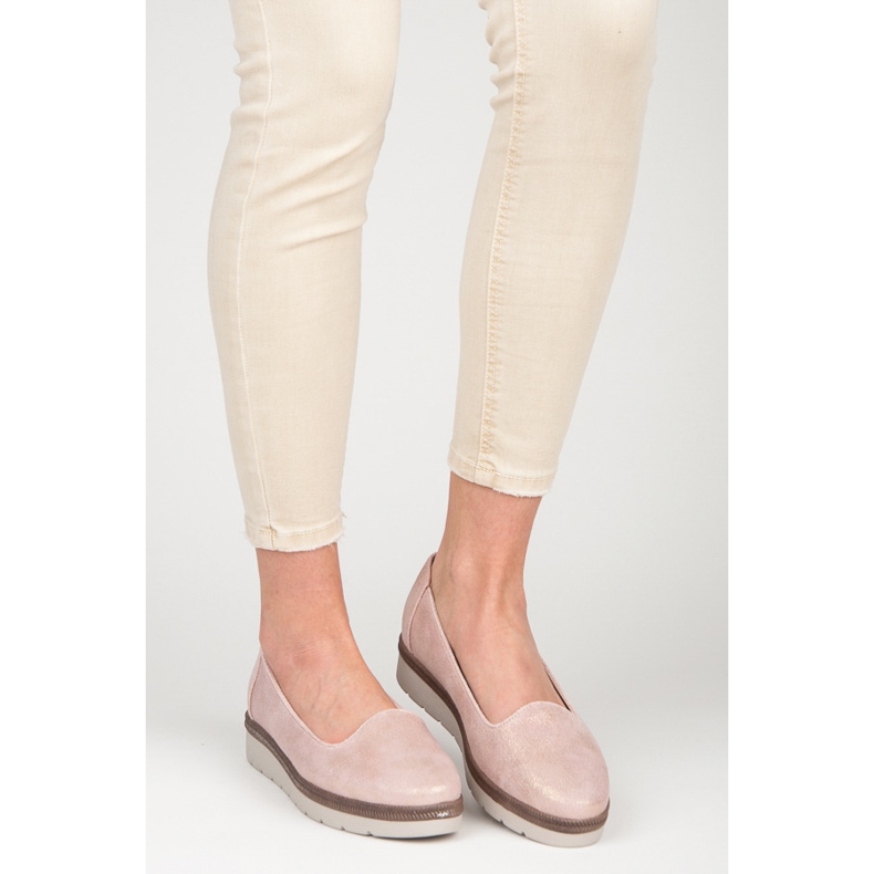 Vinceza Lordsy On The Platform roz 2