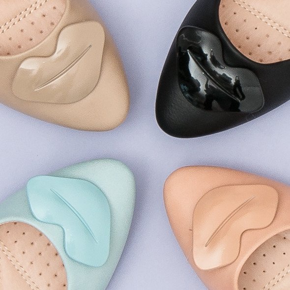 Fama Se sărută balerina albastru 1