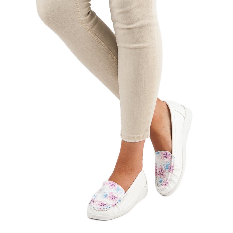 Tullo Mocasini Albi Cu Flori 2 Tullo Mocasini Albi Cu Flori 2