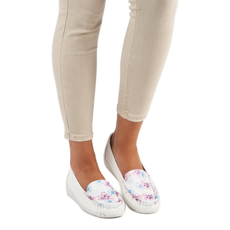 Tullo Mocasini Albi Cu Flori 1 Tullo Mocasini Albi Cu Flori 1