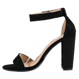 Sandale clasice pe un bar negru 3