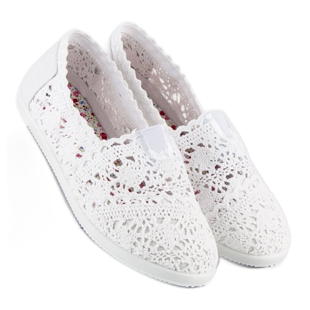 Balerini din dantela alba 1