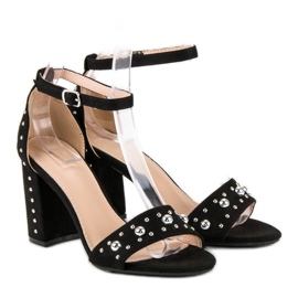 Sandale confortabile pe un stâlp negru 4