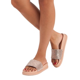 Papuci roz cu cristale 2