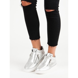 Lgm Adidași Argintii Pe Un Slider gri 6