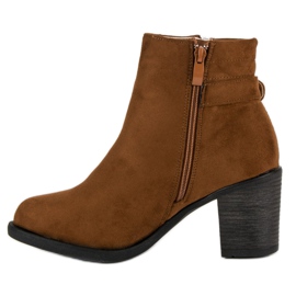 Small Swan Cizme de damă la modă maro 2 Small Swan Cizme de damă la modă maro 2