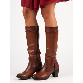 Cizme pe post de vinceza maro 1