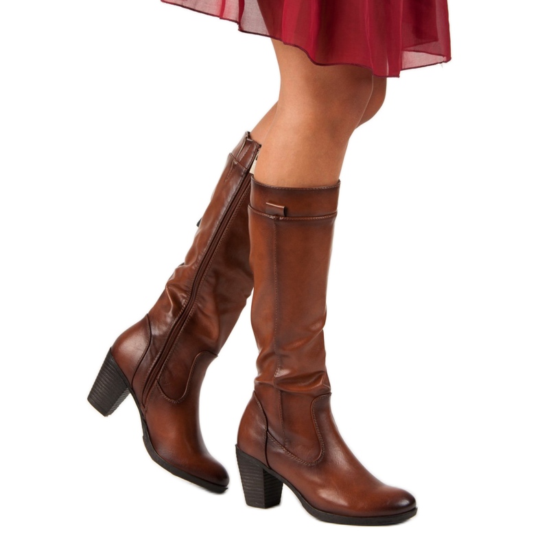 Cizme pe post de vinceza maro 2