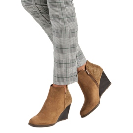 Corina Cizme elegante cu pană maro 1