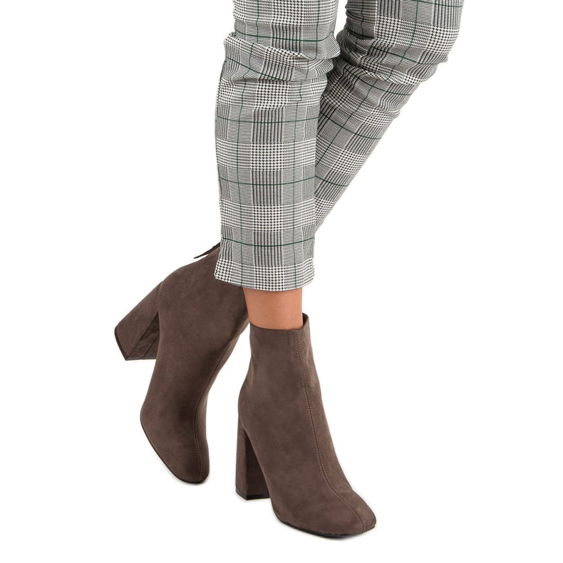 Corina Cizme elegante din piele intoarsa maro 1