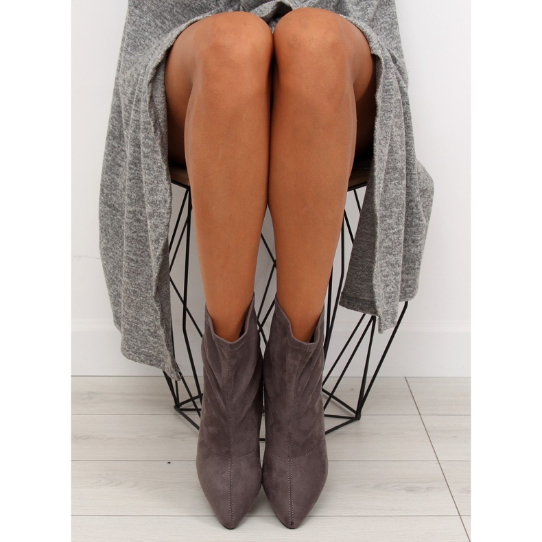 Gri F183 Cizme gri pe toc 1 Gri F183 Cizme gri pe toc 1