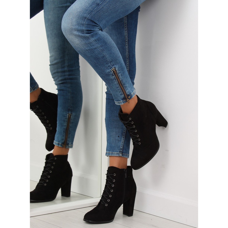 Cizme pe un toc stabil negru JA161 2