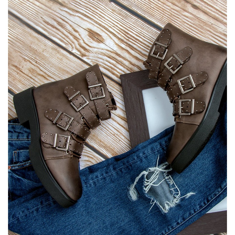 Corina Cizme Brown Workers maro 2