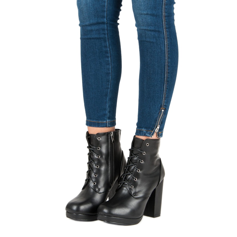 Small Swan Cizme cu șireturi pe stâlp negru 2