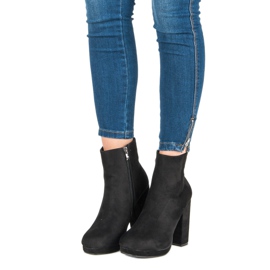 Small Swan Cizme clasice pe post negru 2 Small Swan Cizme clasice pe post negru 2