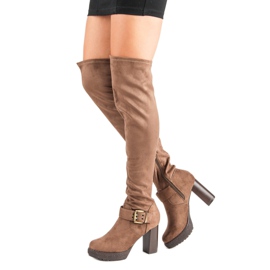 Super Me Cizme muschetari pe post maro 1 Super Me Cizme muschetari pe post maro 1