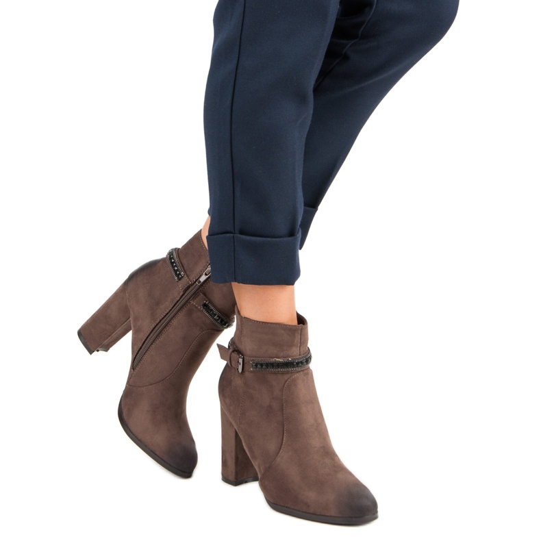 Cizme din piele de căprioară cu toc înalt de la VINCEZA maro 1