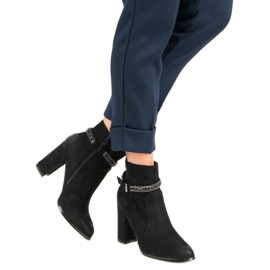 Cizme din piele de căprioară cu toc înalt de la VINCEZA negru 1