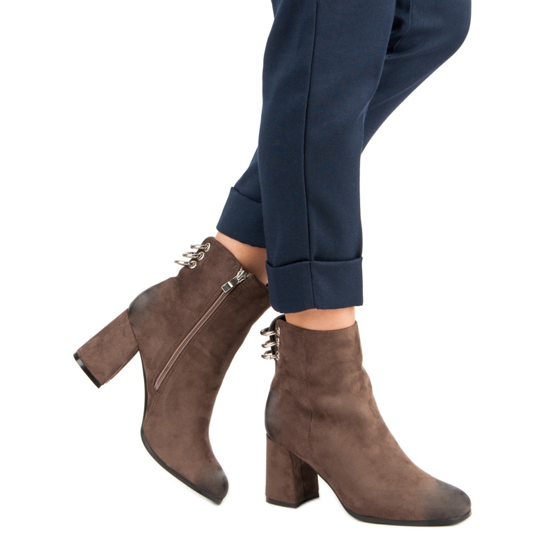 Ghete elegante pe postarea VINCEZA maro 1