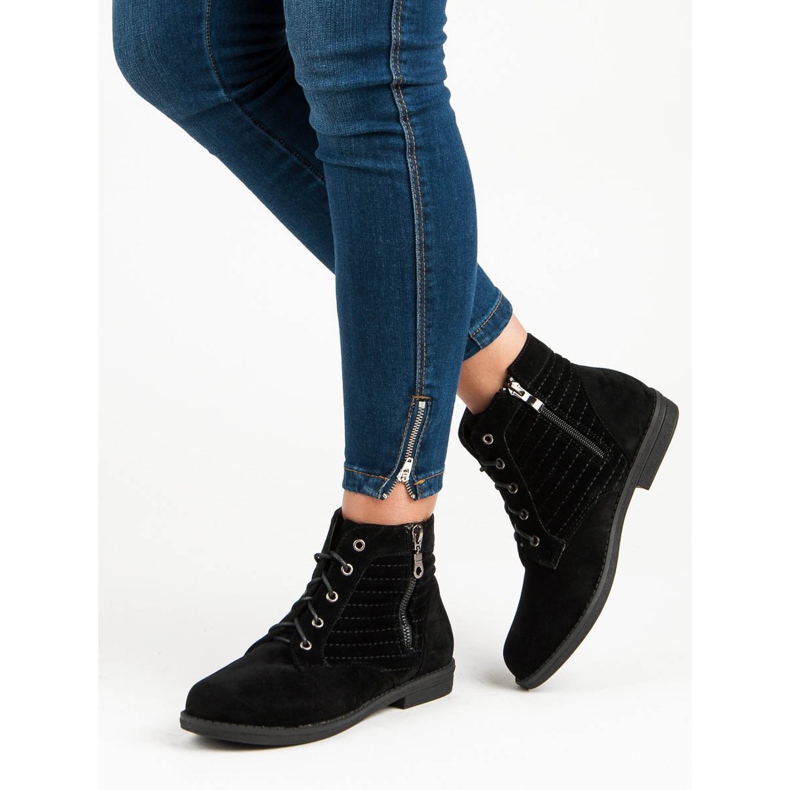 Ghete negre pe fermoar negru 1