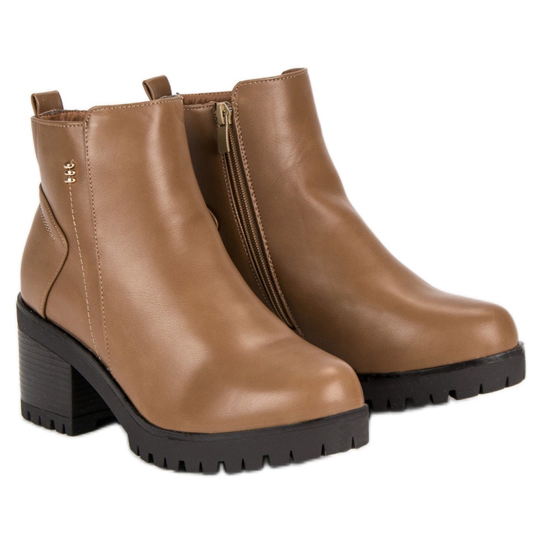 Tocuri înalte maro 1 Tocuri înalte maro 1