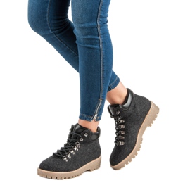 Bestelle Căpșuni la modă din fetru negru 1