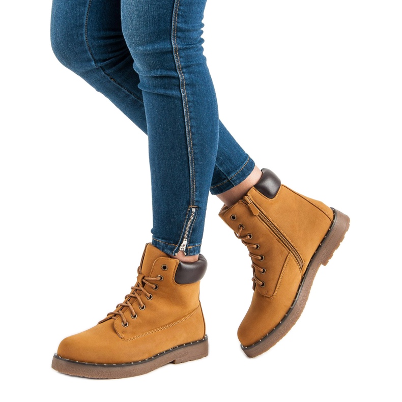 Bestelle Capcanii de cămile maro 1 Bestelle Capcanii de cămile maro 1