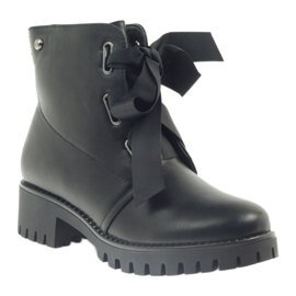 Filippo muncitori legați de negru 1 Filippo muncitori legați de negru 1