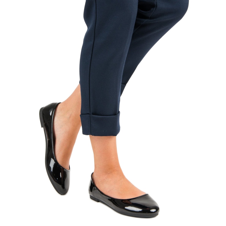 Top Shoes Balerine lăcuite negru 1