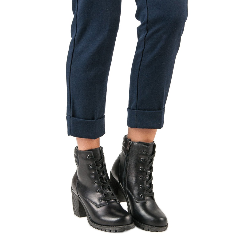 Botine din piele neagră pe un post de vinceza negru 1