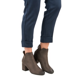 Cizme din piele de căprioară cu toc înalt de la VINCEZA verde 1