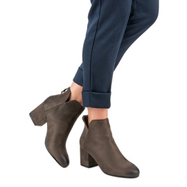 Cizme din piele de căprioară cu toc înalt de la VINCEZA verde 2