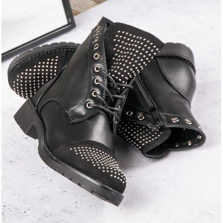 Lucrători în stâncă negru 1