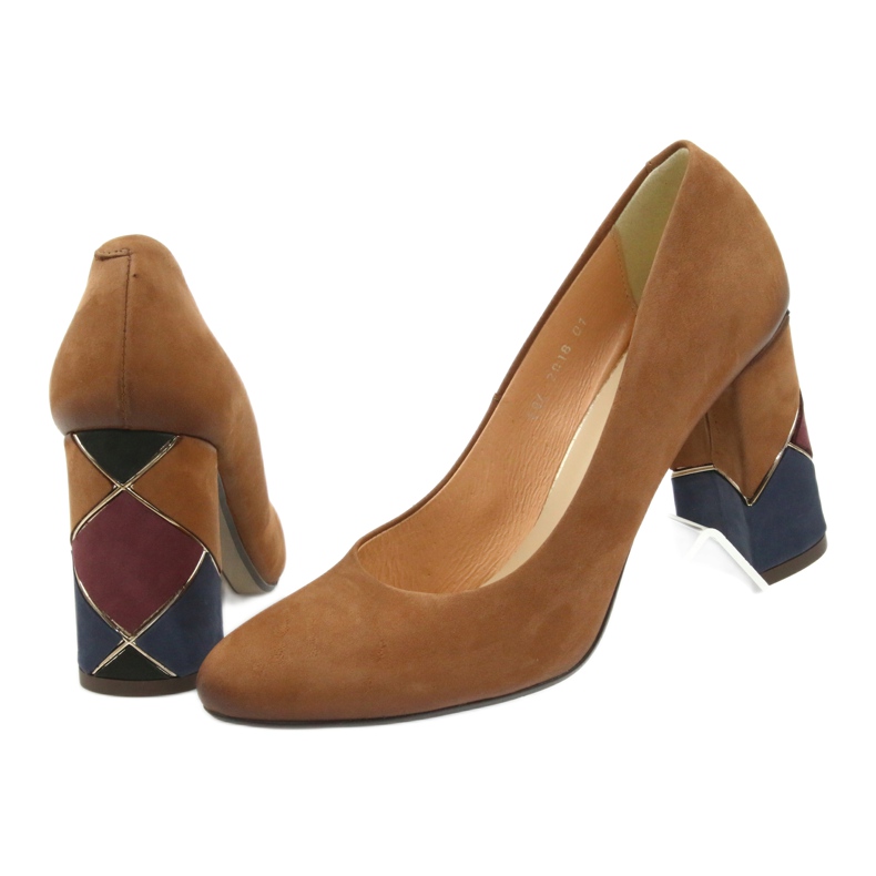 Pompe formale Espinto Pompe roșii pe un post decorativ maro 5