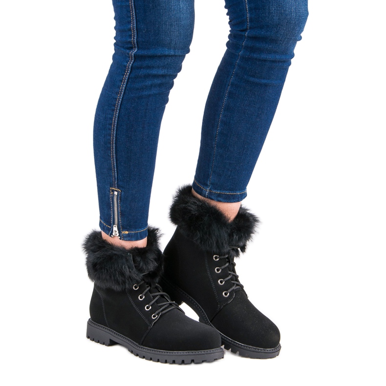 Nio Nio Capcani negri cu blană negru 1 Nio Nio Capcani negri cu blană negru 1