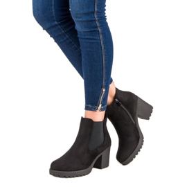 Ideal Shoes Cizme Chelsea din piele de căprioară pe platformă negru 2 Ideal Shoes Cizme Chelsea din piele de căprioară pe platformă negru 2