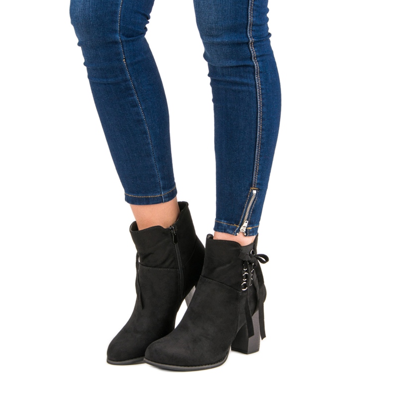 Super Mode Ghete negre pe stâlp negru 1