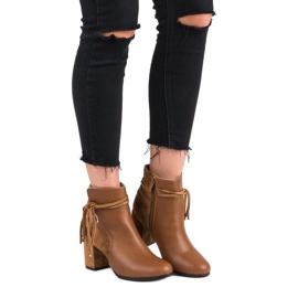 Nio Nio Cizme de cămilă pe un post maro 1 Nio Nio Cizme de cămilă pe un post maro 1