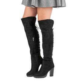 Cm Paris Cizme din piele de căprioară pe un stâlp negru 2