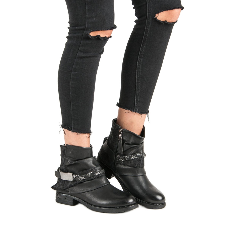 Muncitori negri negru 1