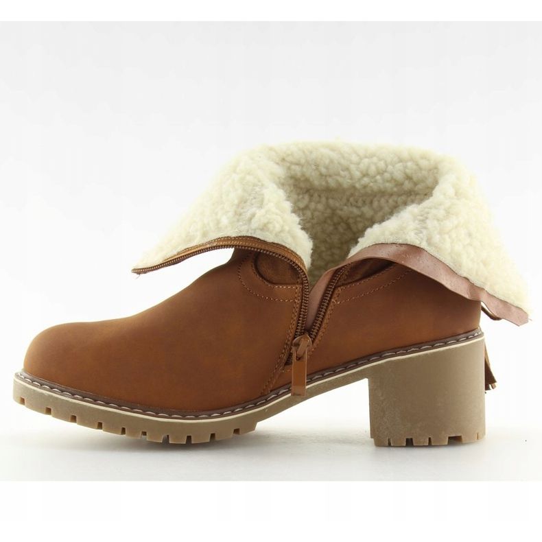 Ghete izolate cu miel maro NC726 Camel 1