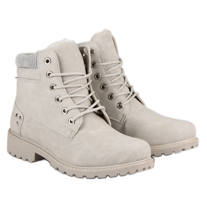 Cizme de drumeție gri, izolate 1