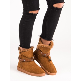 Mukluki decorat maro 1