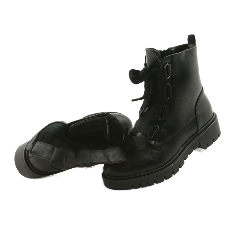 M.Daszyński Muncitori legați de negru Daszyński MR1809 4