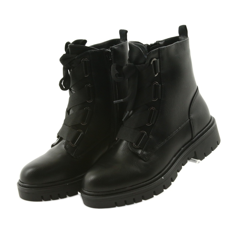 M.Daszyński Muncitori legați de negru Daszyński MR1809 3