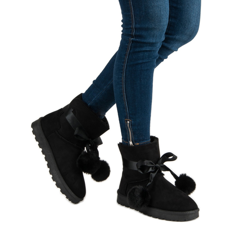 Mukluki negru cu pompe 2 Mukluki negru cu pompe 2