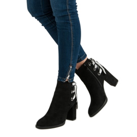 Ideal Shoes Cizme la modă pe post negru 2